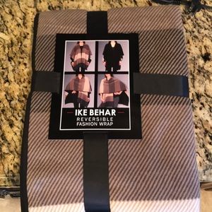 Stylish Reversible fashion wrap Never worn!!